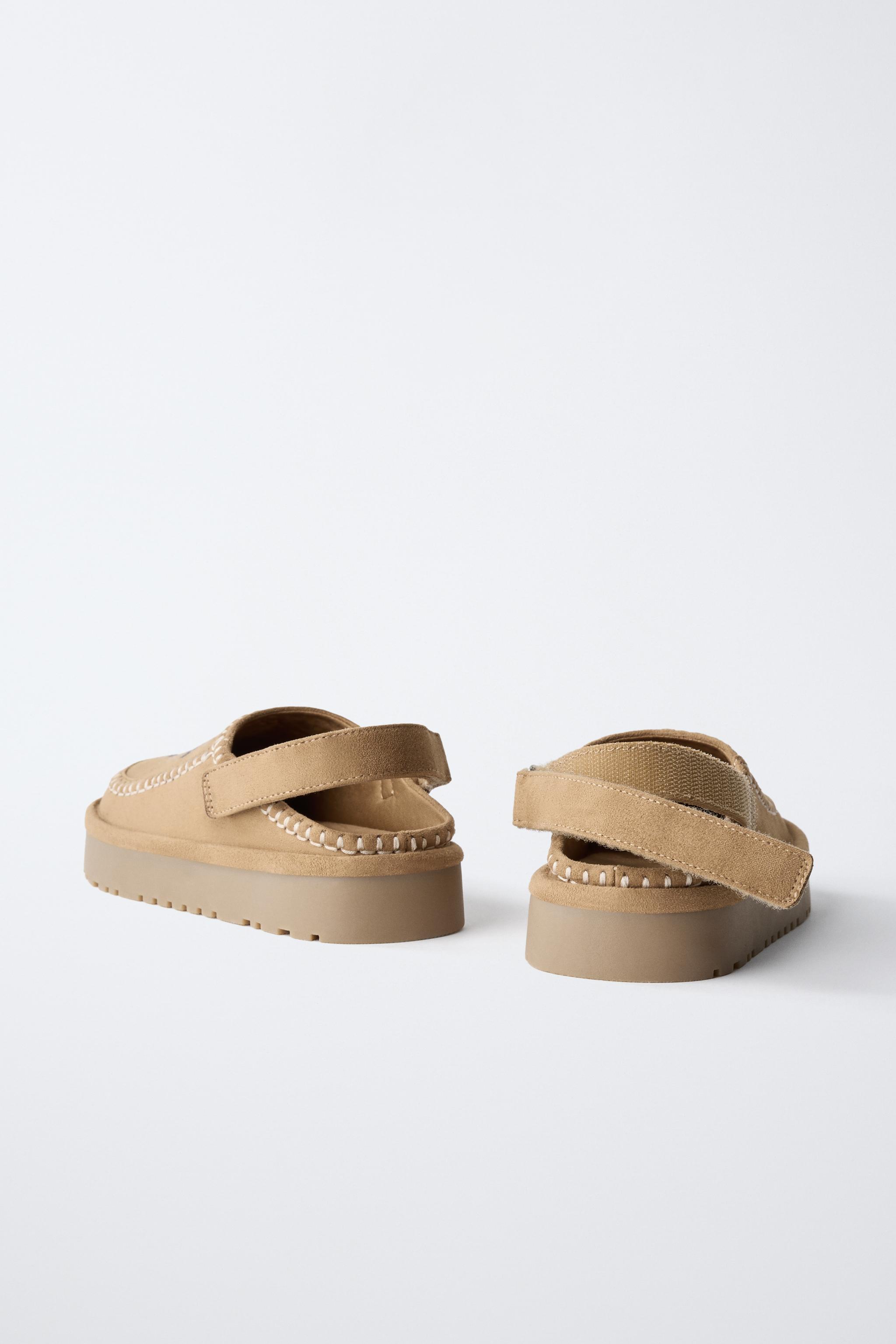 EMBROIDERED CLOGS